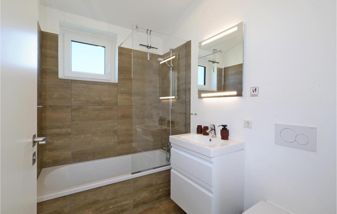 Stunning Home In Lembruch-Duemmer See With Sauna Extérieur photo