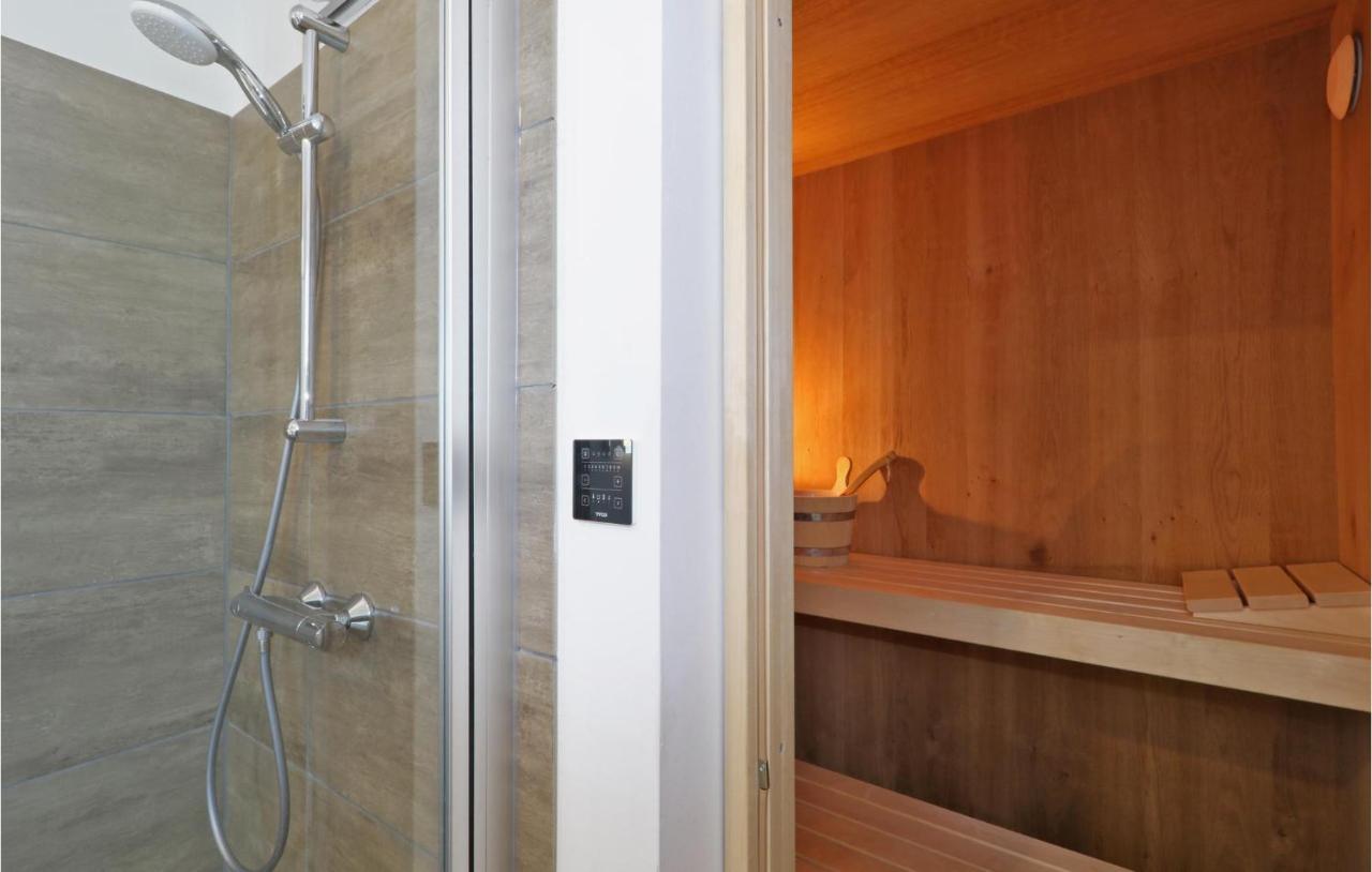 Stunning Home In Lembruch-Duemmer See With Sauna Extérieur photo